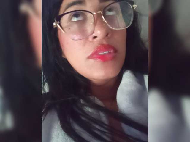 Letty33 live cam on BongaCams