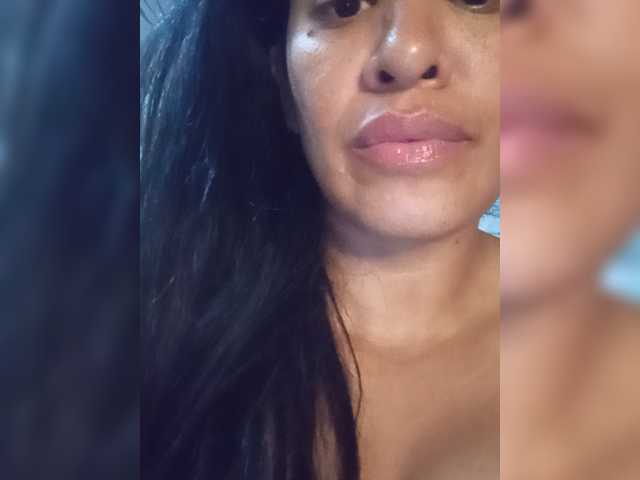 Letty33 live cam