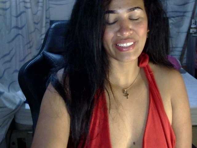 Letty33 live cam on BongaCams