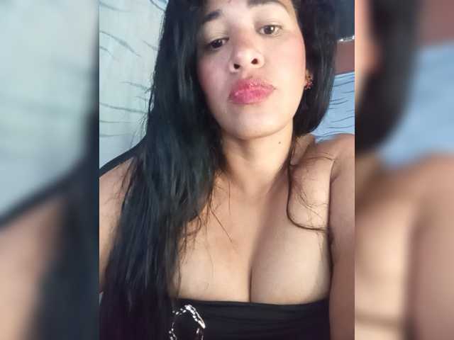Letty33 live cam on BongaCams