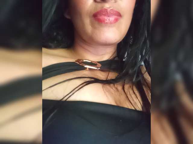 Letty33 live cam on BongaCams