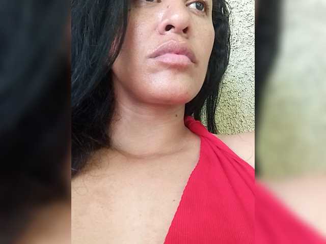 Letty33 live cam on BongaCams