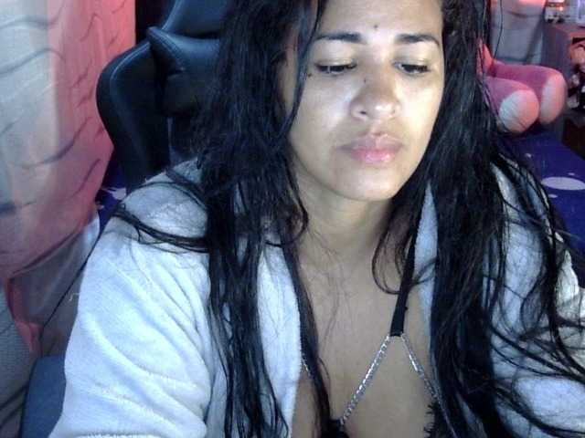 Letty33 Live Cam on BongaCams