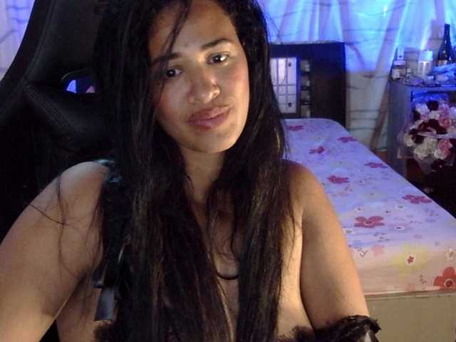 Letty33 live cam on BongaCams