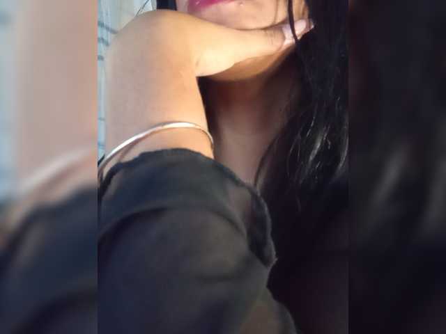 Letty33 live cam on BongaCams