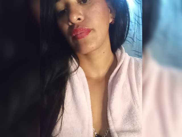 Letty33 live cam on BongaCams