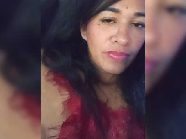 Letty33 live cam on BongaCams