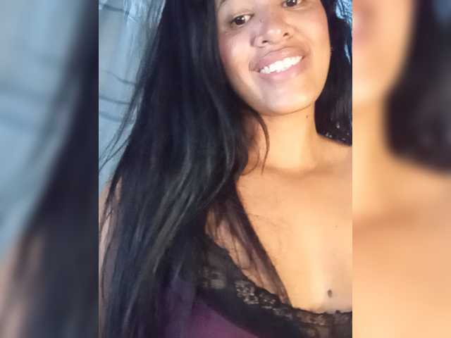 Letty33 live cam on BongaCams