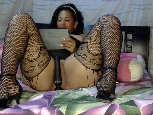 Letty33 live cam on BongaCams