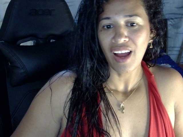 Letty33 live cam on BongaCams