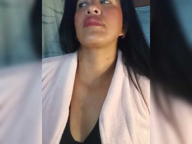 Letty33 live webcam show