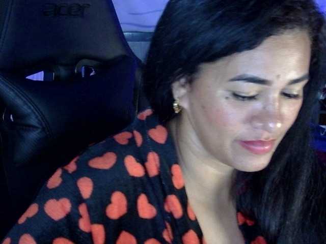 Letty33's BongaCams show and profile