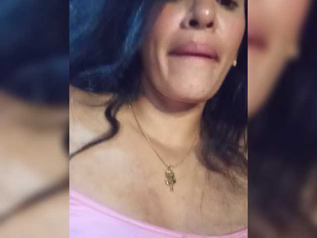 Letty33 live cam on BongaCams