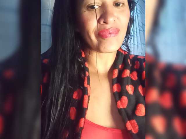 Letty33 live cam on BongaCams