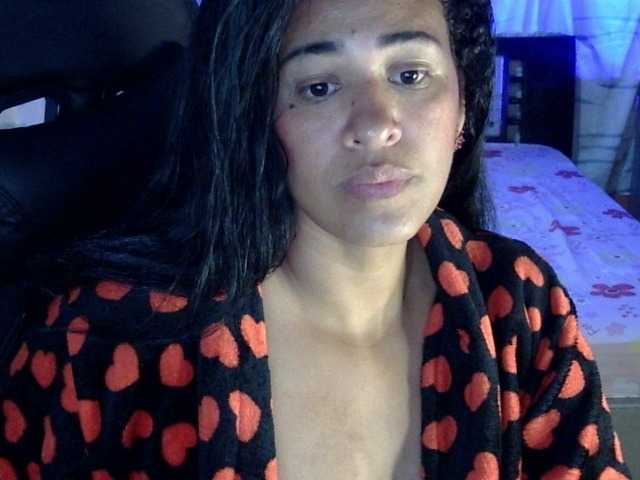 Letty33 live cam on BongaCams