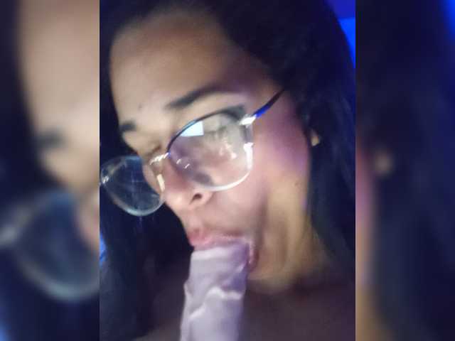 Letty33 live cam on BongaCams