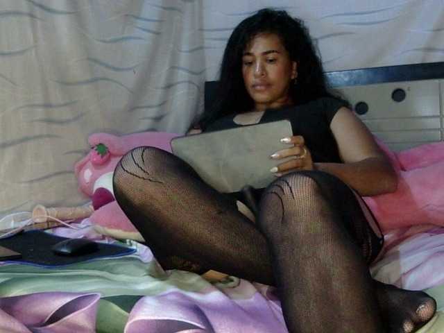 Letty33 live cam on BongaCams