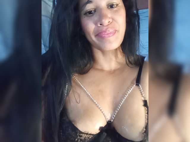 Letty33 live cam on BongaCams