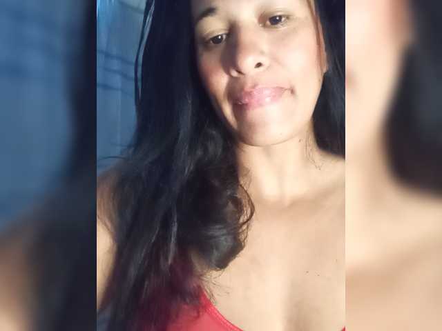 Letty33 live cam on BongaCams