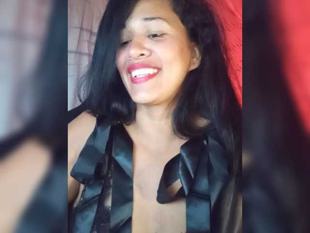 Letty33 live cam on BongaCams
