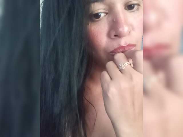 Letty33 live cam on BongaCams