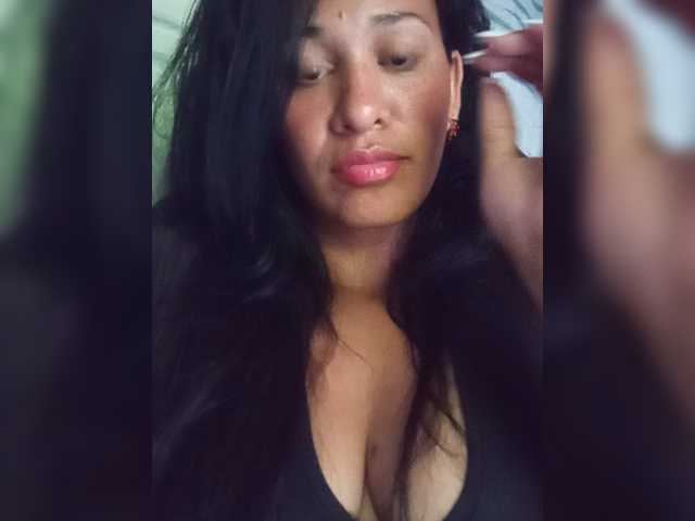 Letty33 live cam preview