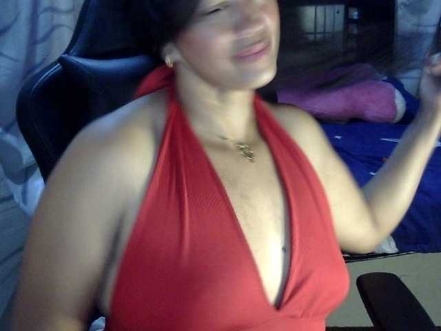 Letty33, live now on BongaCams