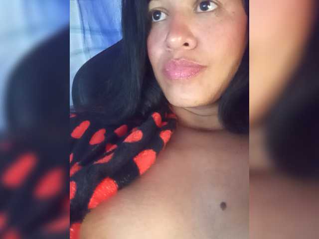 Letty33 live cam on BongaCams