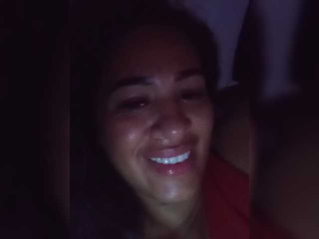 Letty33 live cam on BongaCams