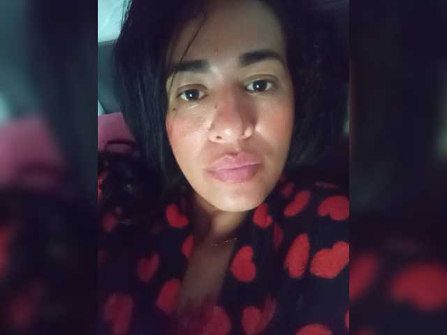 Letty33 live cam on BongaCams