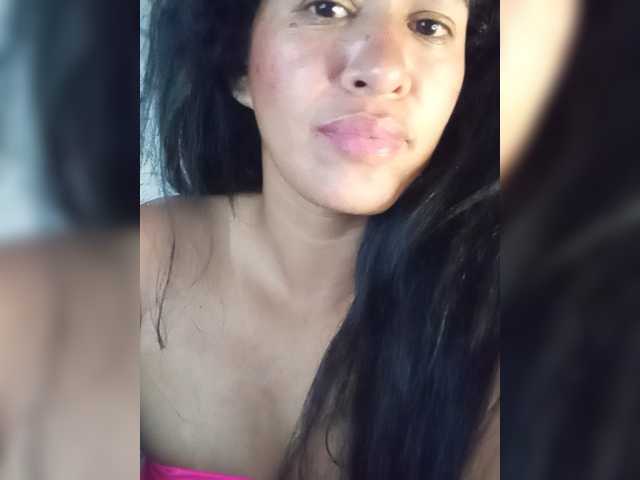 Letty33 live cam on BongaCams