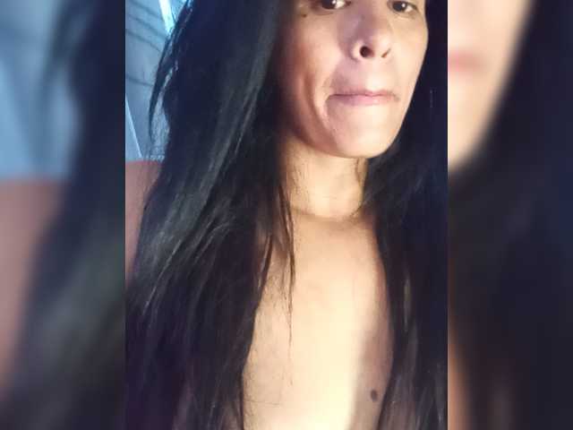 Letty33 live cam on BongaCams