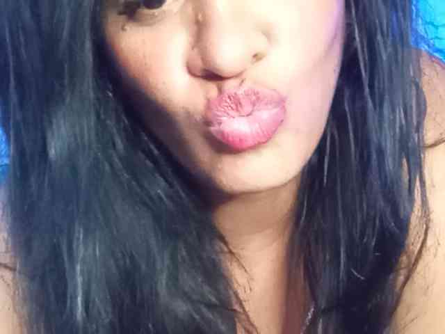Letty33 webcam
