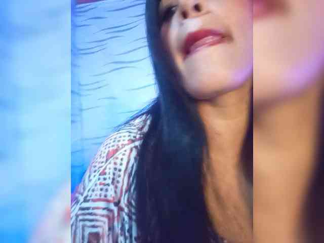 Letty33 webcam