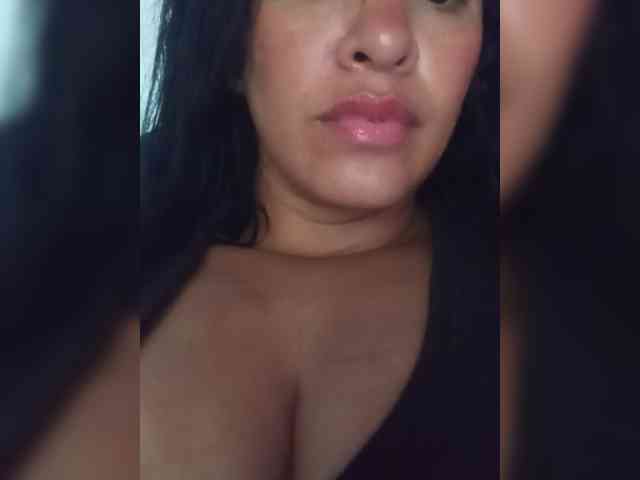 Letty33 webcam
