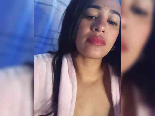 Letty33 webcam