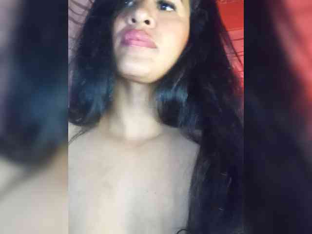 Letty33 webcam