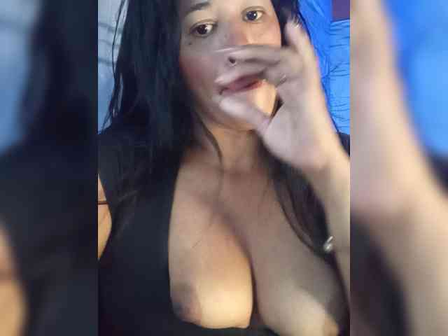 Letty33 webcam