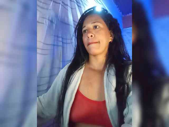 Letty33 webcam