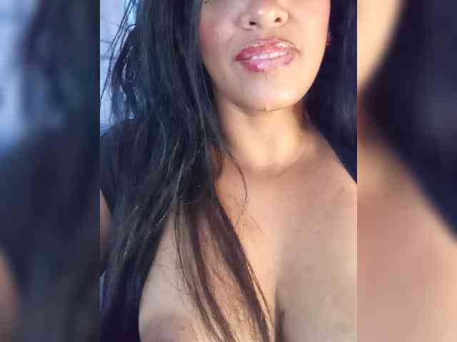 Letty33 webcam