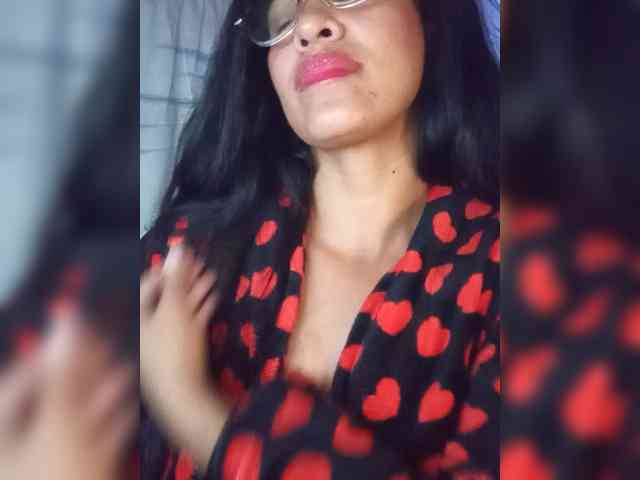 Letty33 webcam