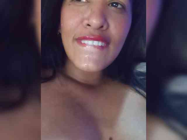 Letty33 webcam