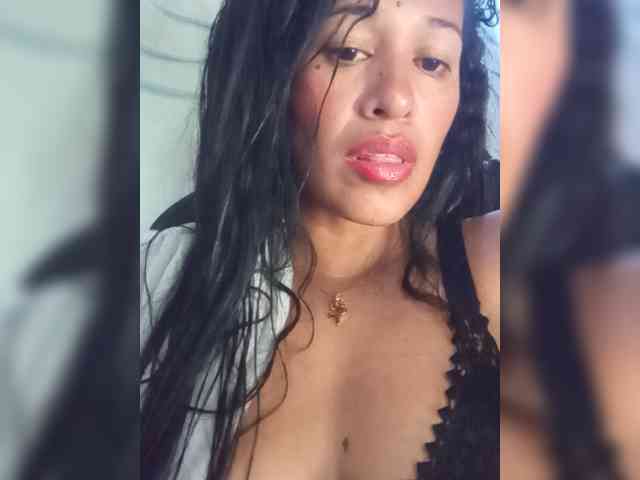 Letty33 webcam