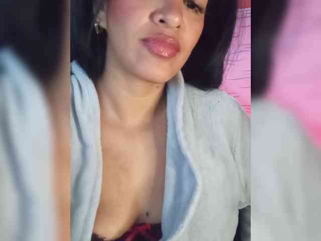 Letty33 webcam
