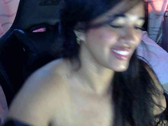 Letty33 webcam