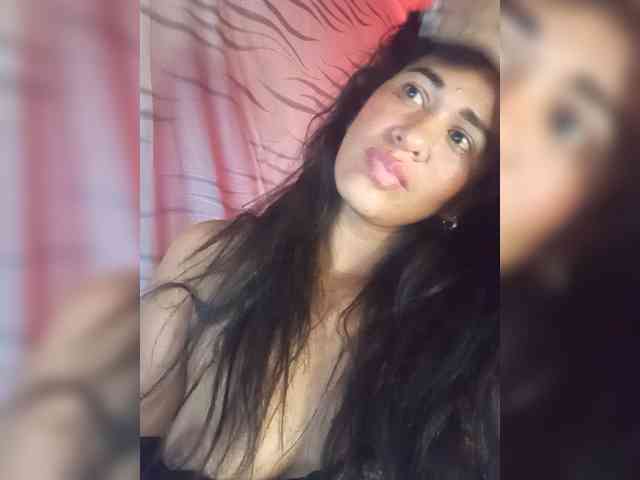 Letty33 webcam