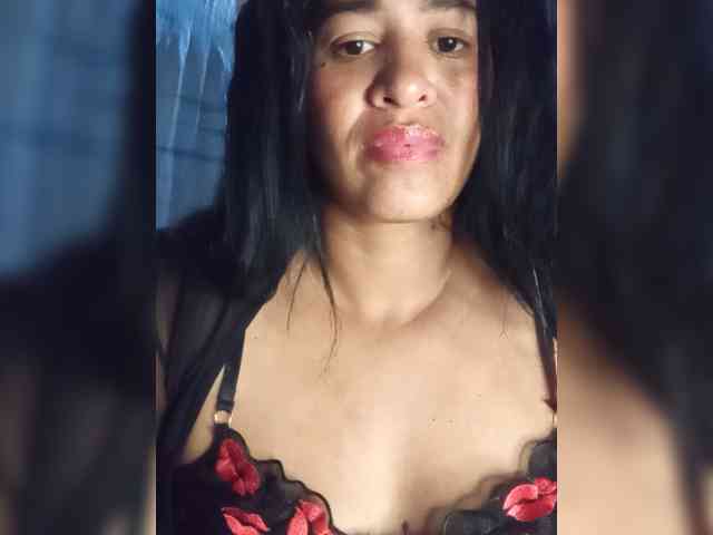 Letty33 webcam