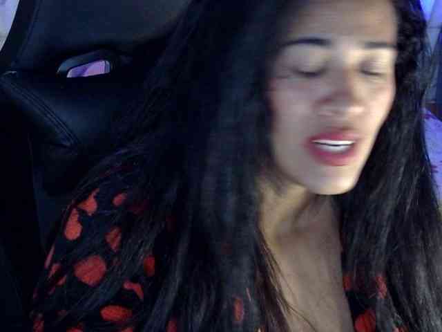 Letty33 webcam