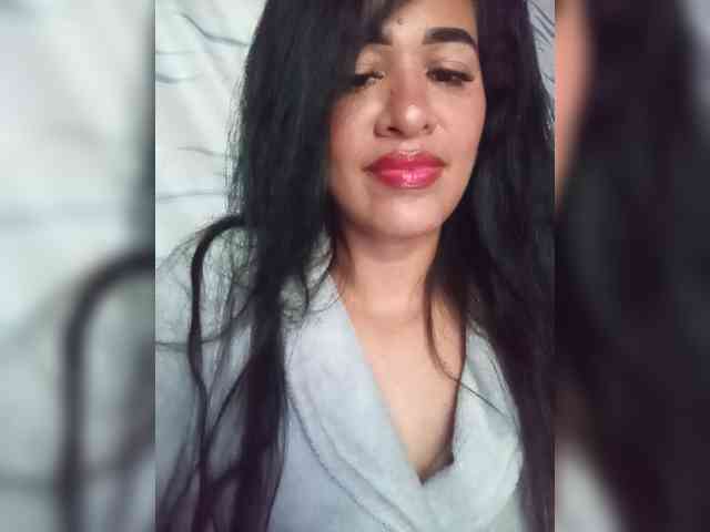 Letty33 webcam