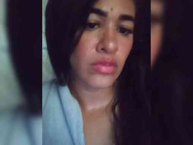 Letty33 webcam
